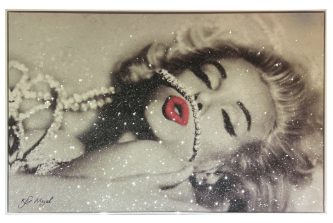 DIAMONDS MARILYN MONROE RED LIPS